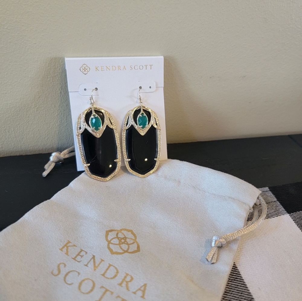 Kendra Scott Emmy Earrings - Picture 2 of 10